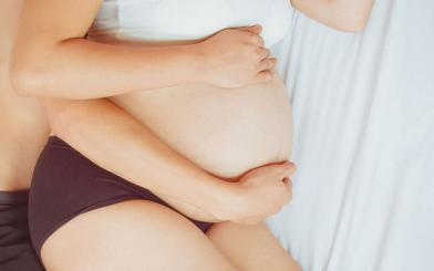 Mang thai quan hệ xong bị đau bụng có sao không? [Giải đáp chi tiết]