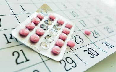 Uống thuốc tránh thai trong ngày đèn đỏ có ảnh hưởng tới hiệu quả của thuốc?